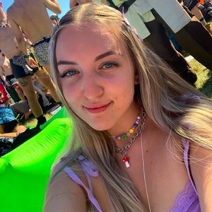 Meet your Posher, Ellie